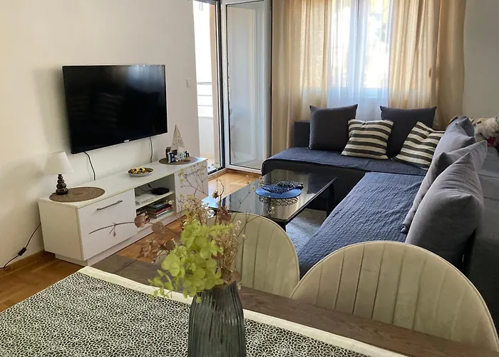 Budva City De Lux